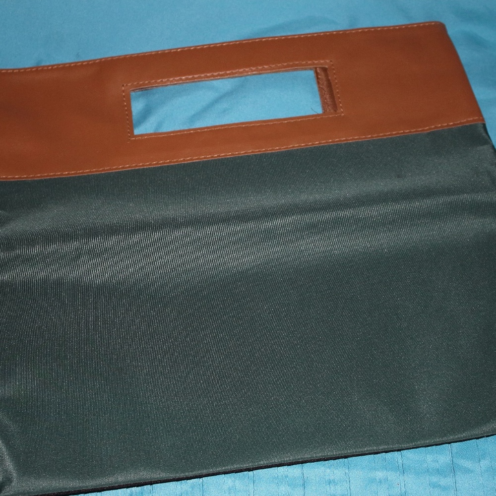 FINAL PRICE PURSE ELIZABETH ARDEN EDITION PURSE